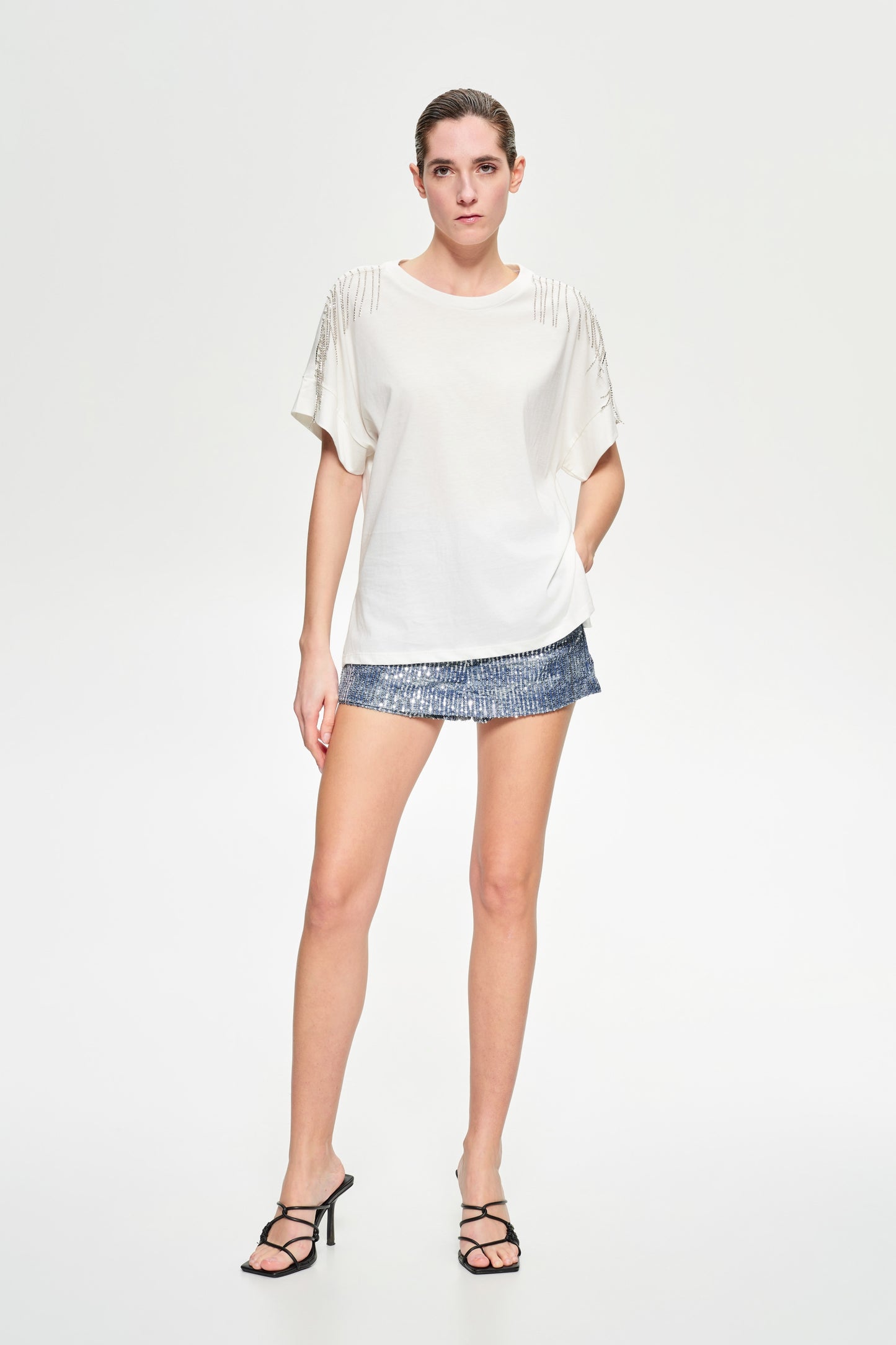 LUMINA - T-shirt con strass sulle spalle